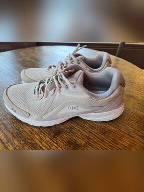 Ryka Womens Sky Walk Fit Light Grey Size 6.5M
